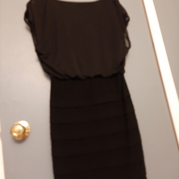 Black mini dress - Picture 4 of 4